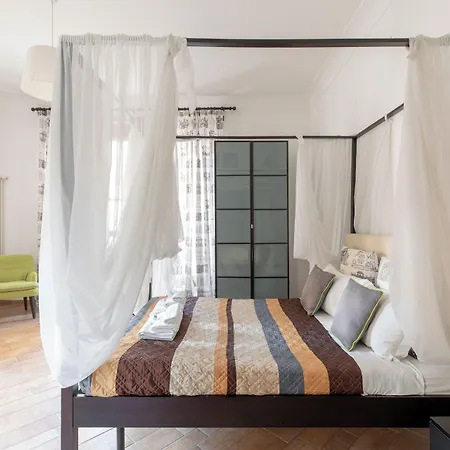 Flaminiarooms Vendégház 4*